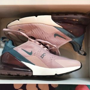 Nike Air 270